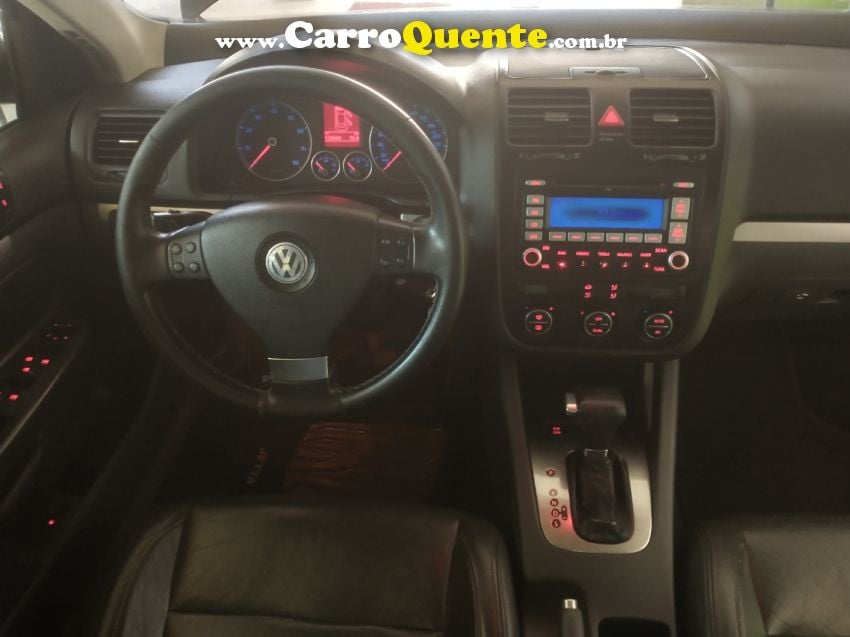 Volkswagen JETTA 2.5 I 20V 170CV GASOLINA 4P TIPTRONIC - Loja