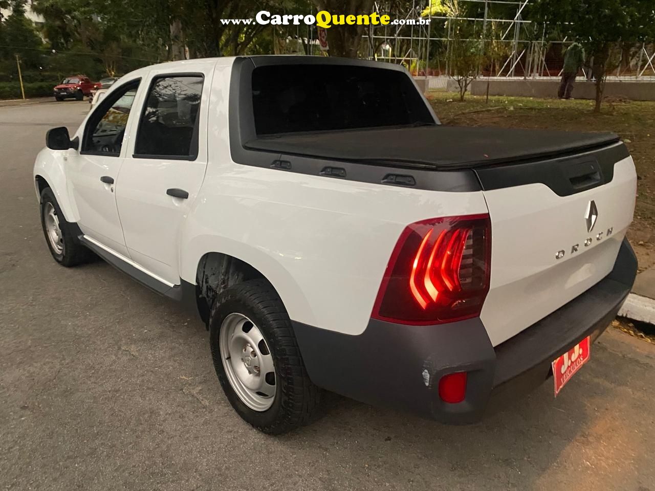 RENAULT DUSTER OROCH 1.6 16V SCE EXPRESSION - Loja