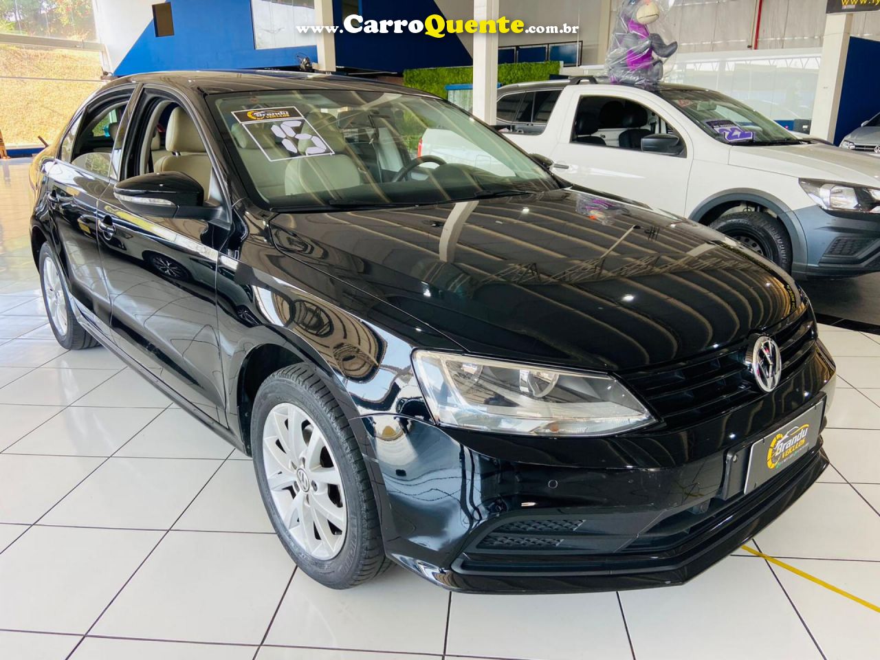 VOLKSWAGEN   JETTA TRENDLINE 2.0 T.FLEX 8V 4P TIP.   PRETO 2015 2.0 FLEX - Loja