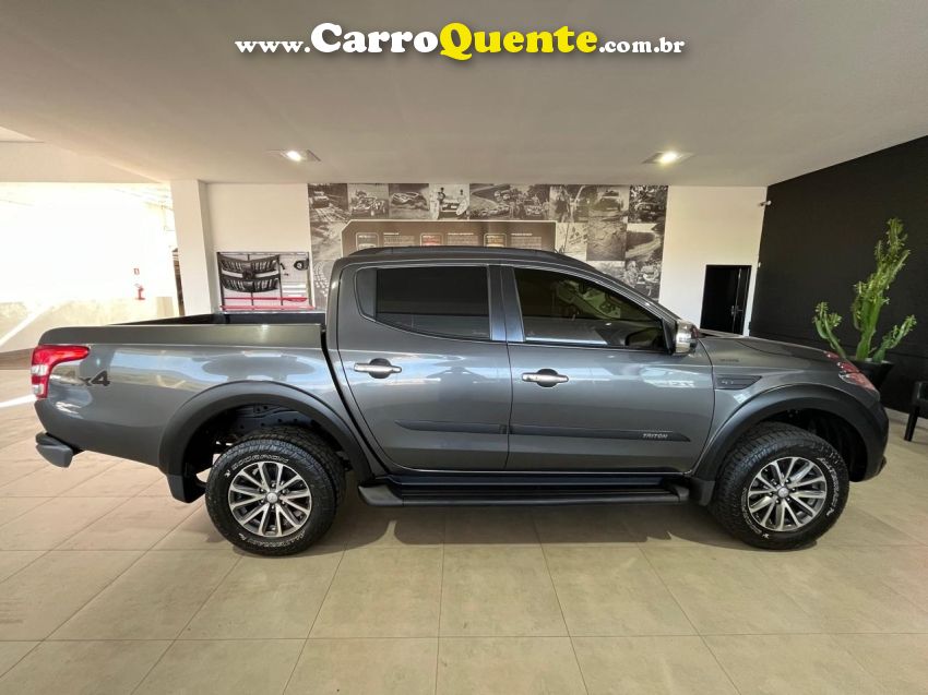 Mitsubishi L200 TRITON 2.4 16V TURBO DIESEL OUTDOOR HPE-S CD 4X4 AUTOMÁTICO - Loja