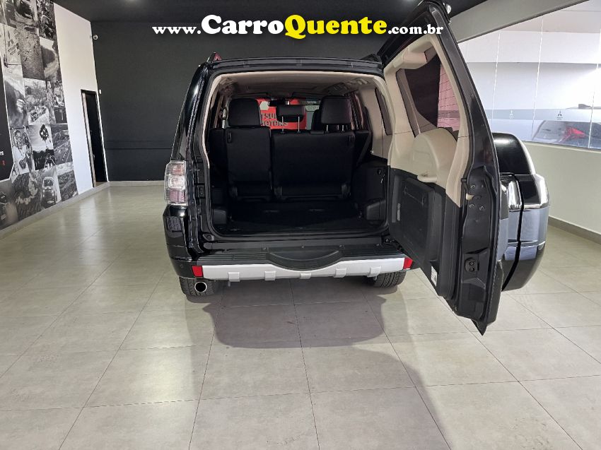 Mitsubishi PAJERO 3.2 HPE 4X4 7 LUGARES 16V TURBO INTERCOOLER DIESEL 4P AUTOMÁTICO - Loja