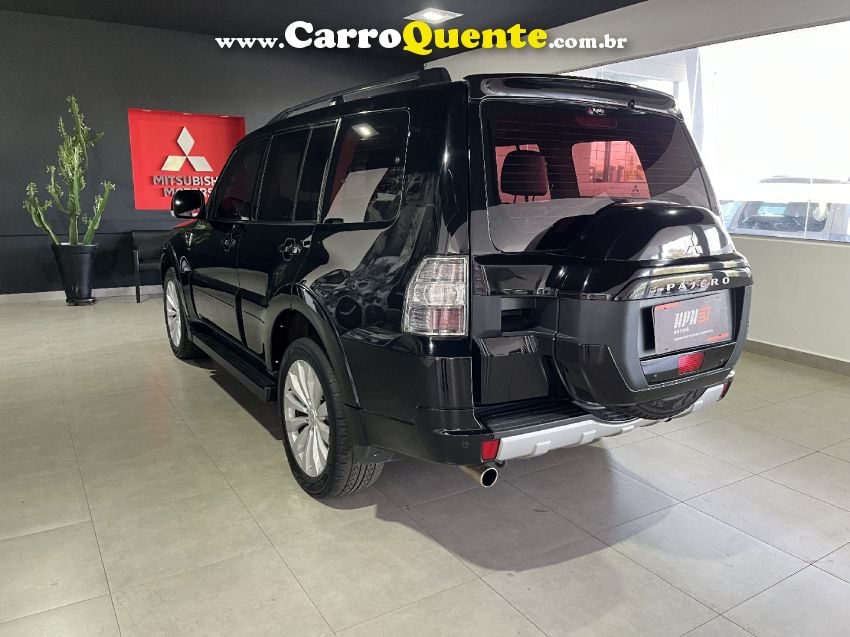 Mitsubishi PAJERO 3.2 HPE 4X4 7 LUGARES 16V TURBO INTERCOOLER DIESEL 4P AUTOMÁTICO - Loja