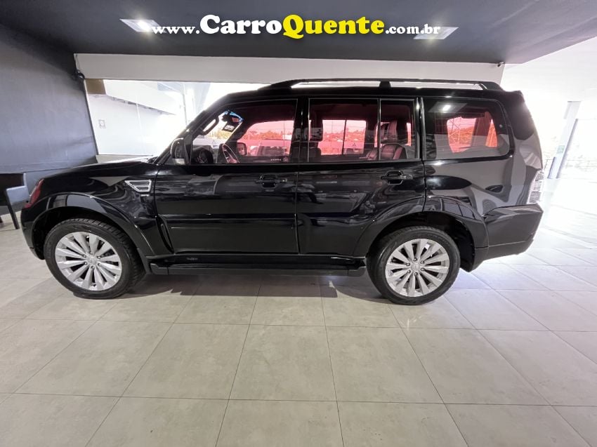 Mitsubishi PAJERO 3.2 HPE 4X4 7 LUGARES 16V TURBO INTERCOOLER DIESEL 4P AUTOMÁTICO - Loja