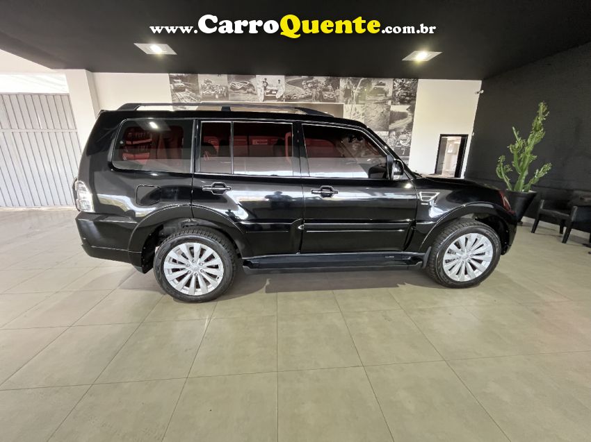 Mitsubishi PAJERO 3.2 HPE 4X4 7 LUGARES 16V TURBO INTERCOOLER DIESEL 4P AUTOMÁTICO - Loja