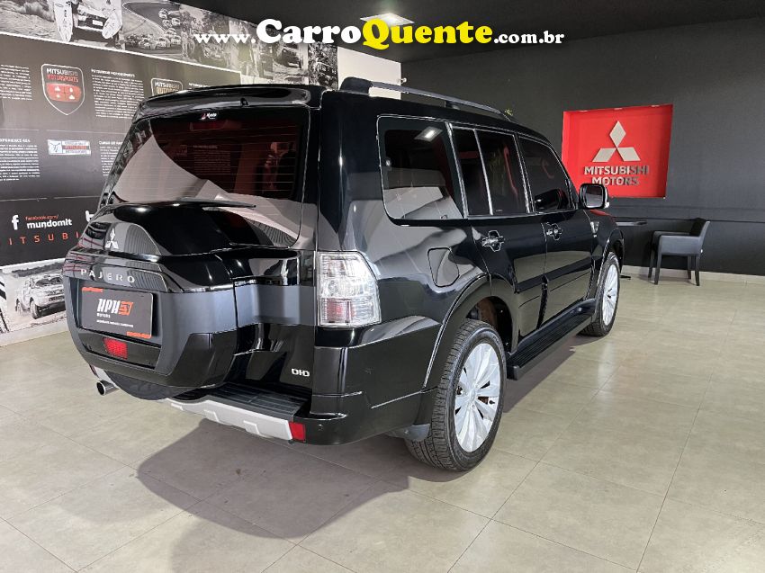 Mitsubishi PAJERO 3.2 HPE 4X4 7 LUGARES 16V TURBO INTERCOOLER DIESEL 4P AUTOMÁTICO - Loja