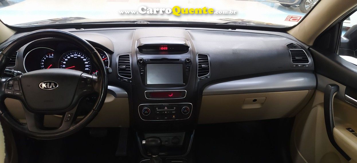 KIA SORENTO 2.4 S.263 4X2 16V - Loja