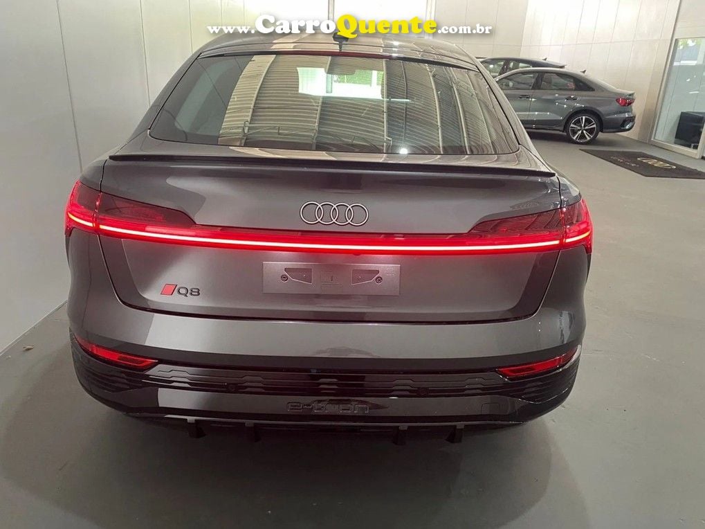 AUDI Q8 3.0 TFSI PERFORMANCE BLACK QUATTRO 2024 - Loja