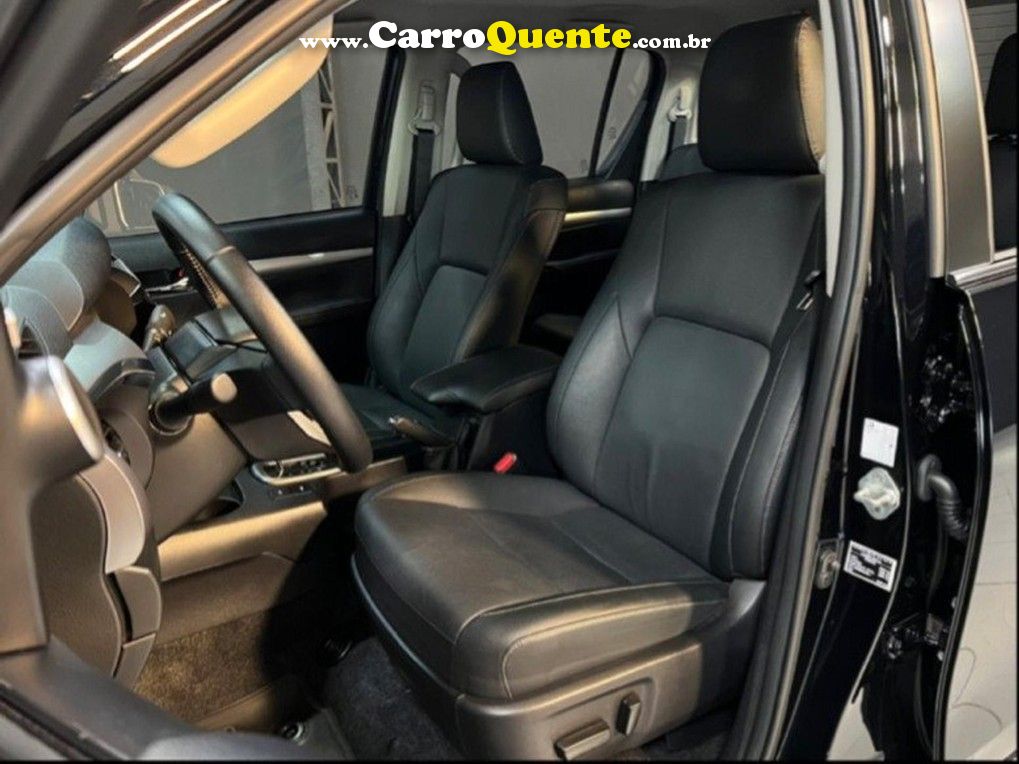 TOYOTA HILUX 2.8 D-4D TURBO CD SRX 4X4 - Loja