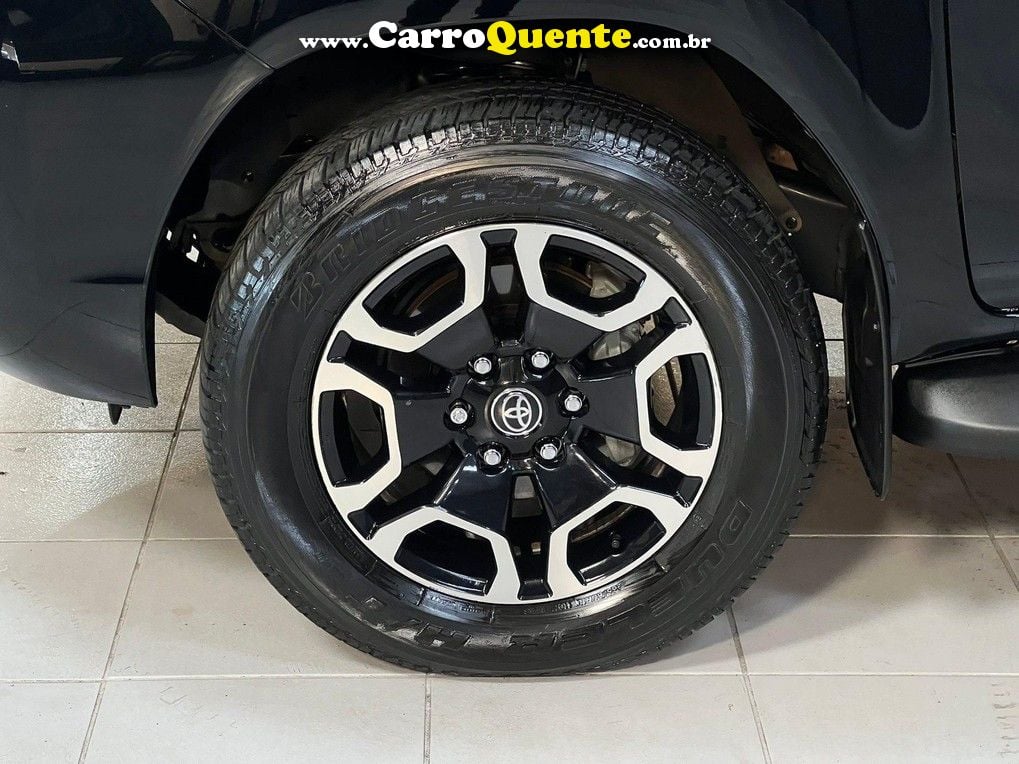 TOYOTA HILUX 2.8 D-4D TURBO CD SRX 4X4 - Loja