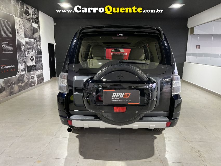 Mitsubishi PAJERO FULL 3.2 HPE 4X4 16V TURBO INTERCOOLER DIESEL 4P AUTOMÁTICO - Loja