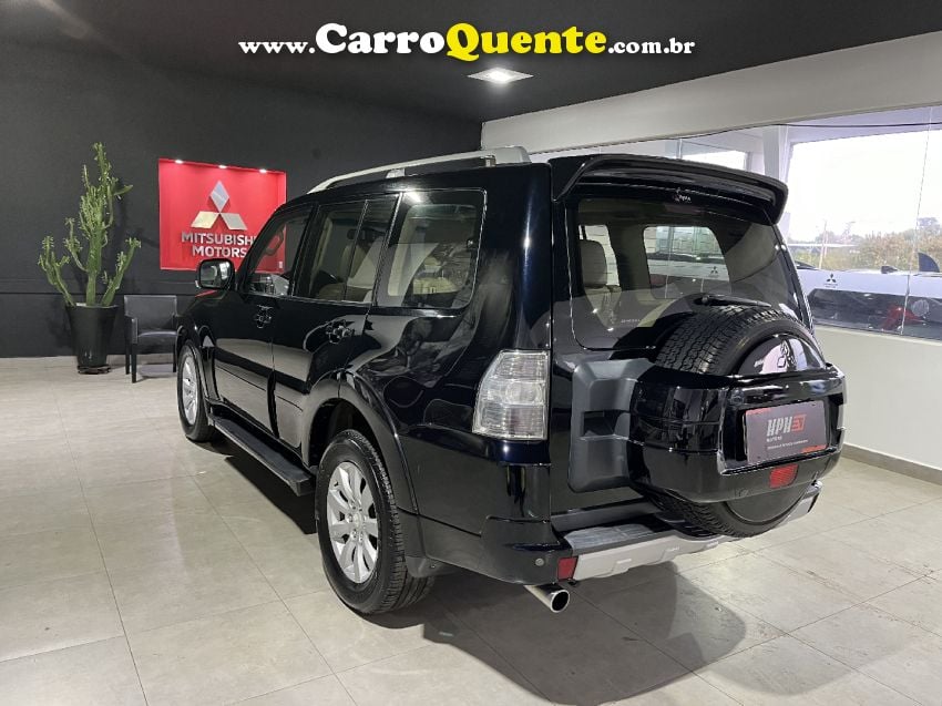 Mitsubishi PAJERO FULL 3.2 HPE 4X4 16V TURBO INTERCOOLER DIESEL 4P AUTOMÁTICO - Loja