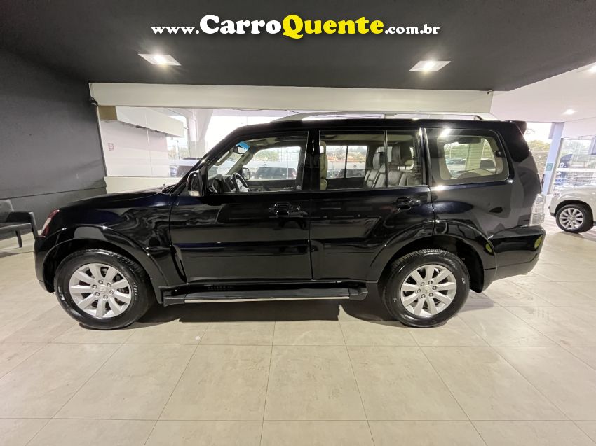 Mitsubishi PAJERO FULL 3.2 HPE 4X4 16V TURBO INTERCOOLER DIESEL 4P AUTOMÁTICO - Loja