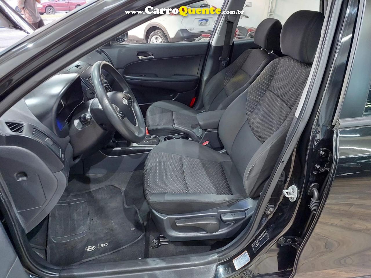 HYUNDAI   I30 2.0 16V 145CV 5P AUT.   PRETO 2012 2.0 GASOLINA - Loja