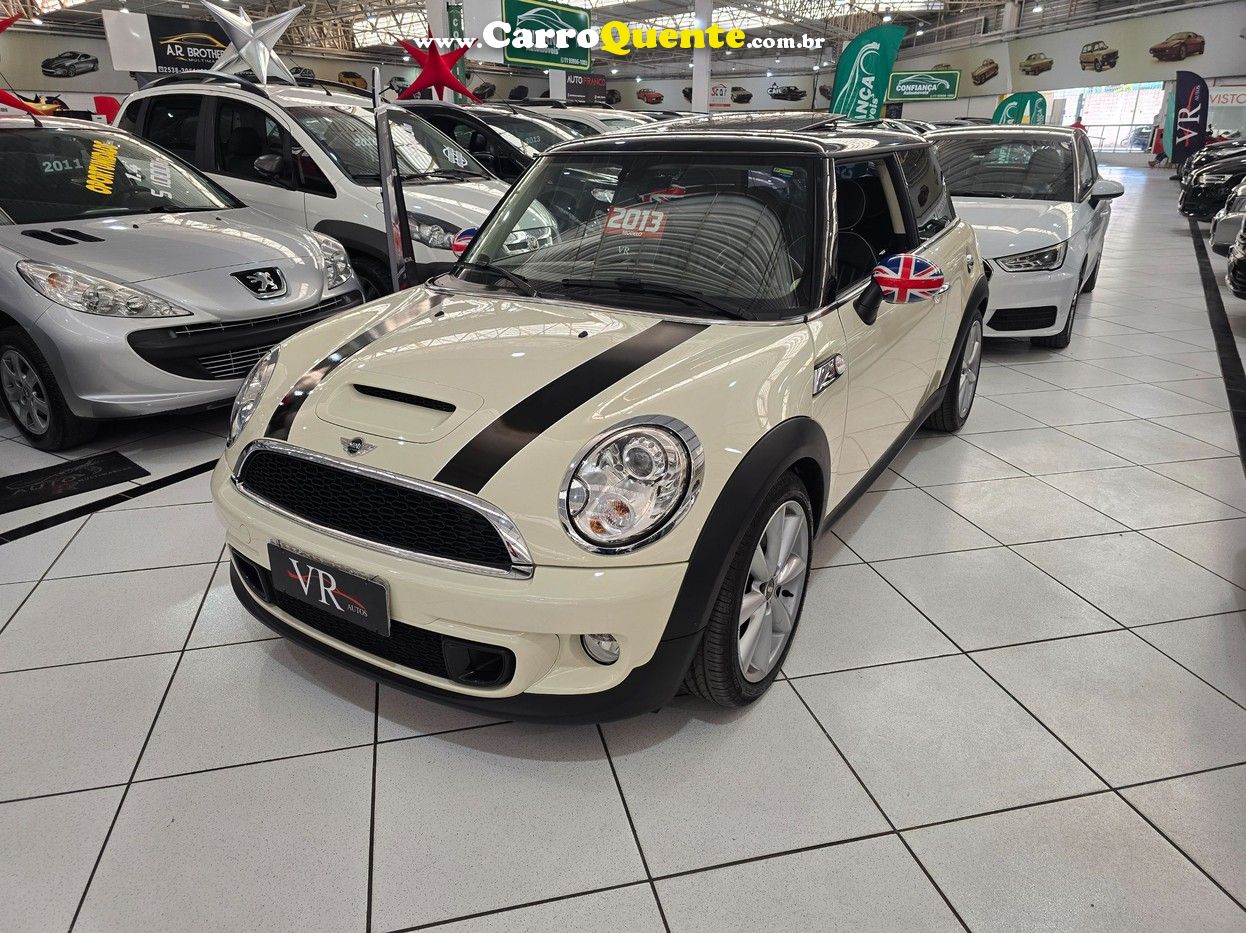 MINI COOPER 1.6 S 16V TURBO  KM 50.000 COM TETO - Loja