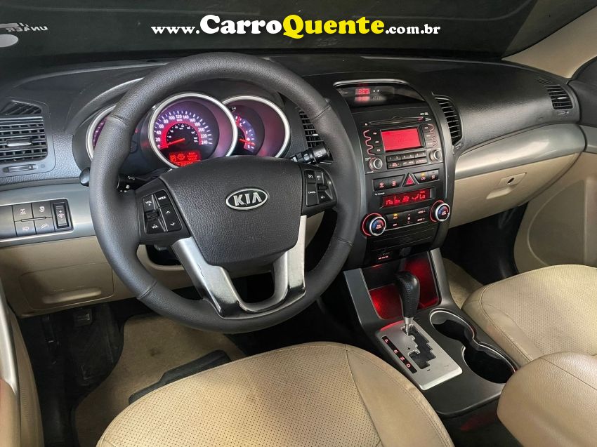 KIA SORENTO 3.5 V6 GASOLINA EX 7L 4WD AUTOMÁTICO - Loja