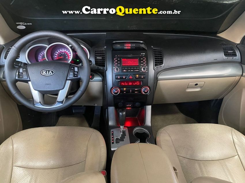 KIA SORENTO 3.5 V6 GASOLINA EX 7L 4WD AUTOMÁTICO - Loja