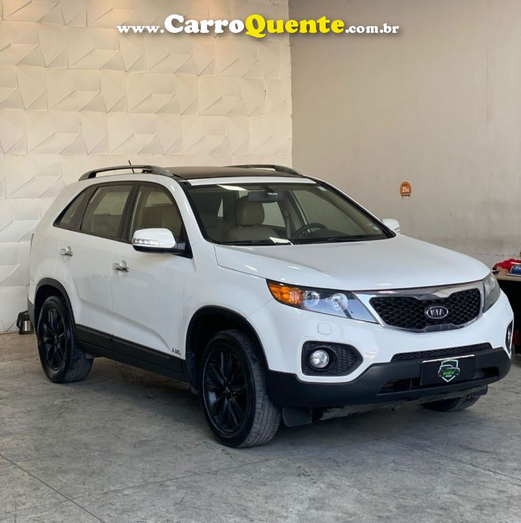 KIA SORENTO 3.5 V6 GASOLINA EX 7L 4WD AUTOMÁTICO - Loja