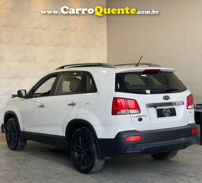 KIA SORENTO 3.5 V6 GASOLINA EX 7L 4WD AUTOMÁTICO - Loja