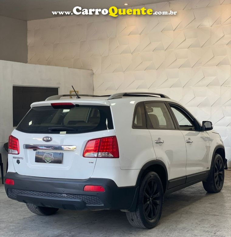 KIA SORENTO 3.5 V6 GASOLINA EX 7L 4WD AUTOMÁTICO - Loja