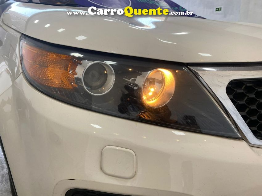 KIA SORENTO 3.5 V6 GASOLINA EX 7L 4WD AUTOMÁTICO - Loja