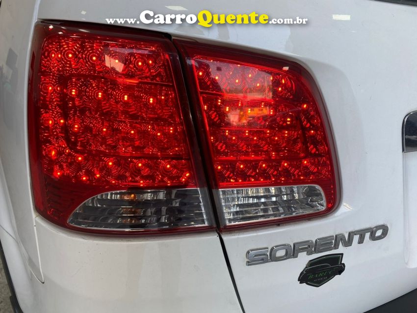 KIA SORENTO 3.5 V6 GASOLINA EX 7L 4WD AUTOMÁTICO - Loja