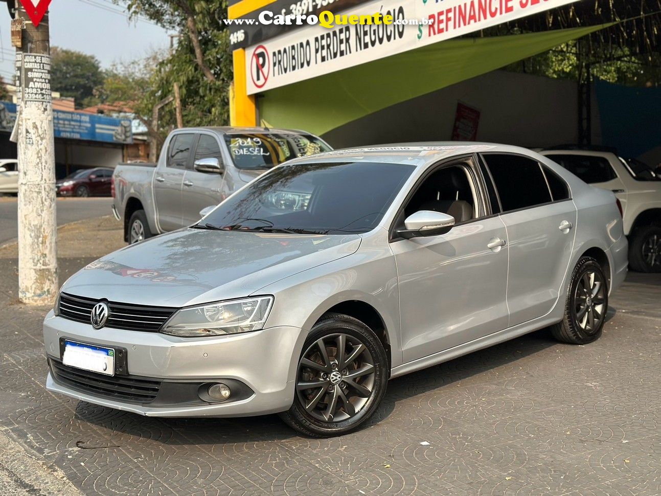 VOLKSWAGEN JETTA 2.0 COMFORTLINE 2012 - Loja