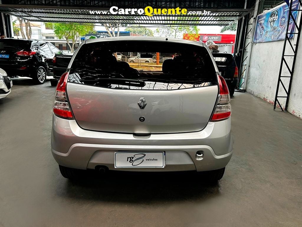 RENAULT SANDERO 1.0 EXPRESSION 16V - Loja