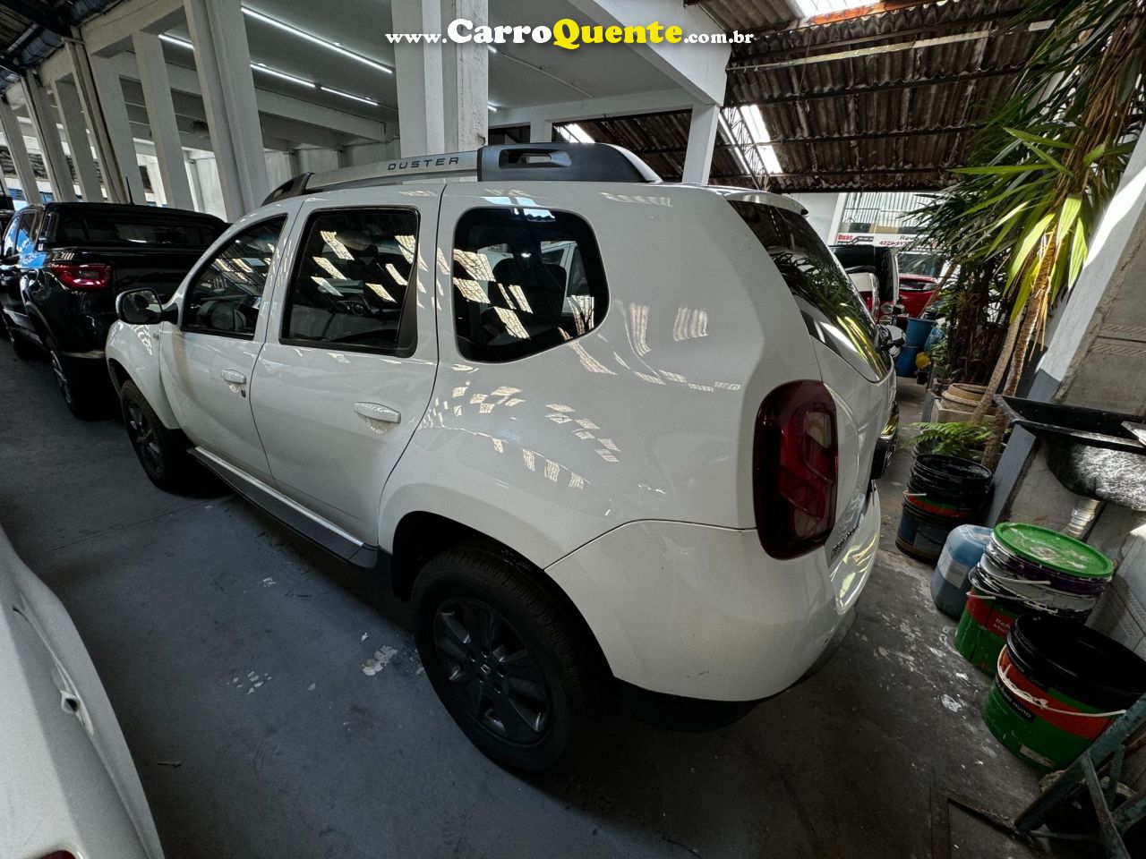 RENAULT DUSTER - Loja