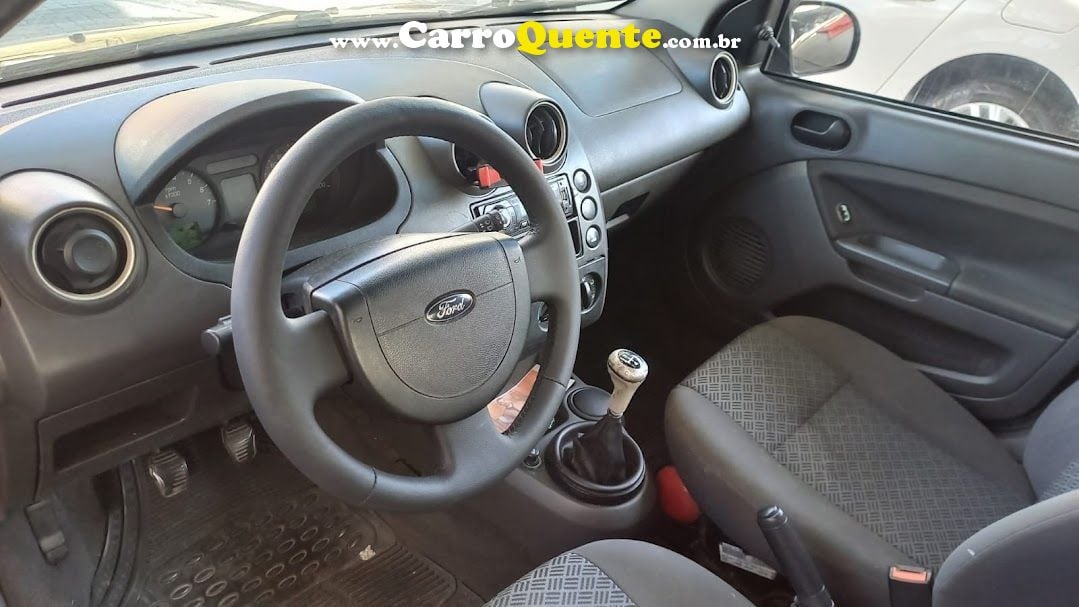 FORD FIESTA 1.6 MPI SEDAN 8V - Loja