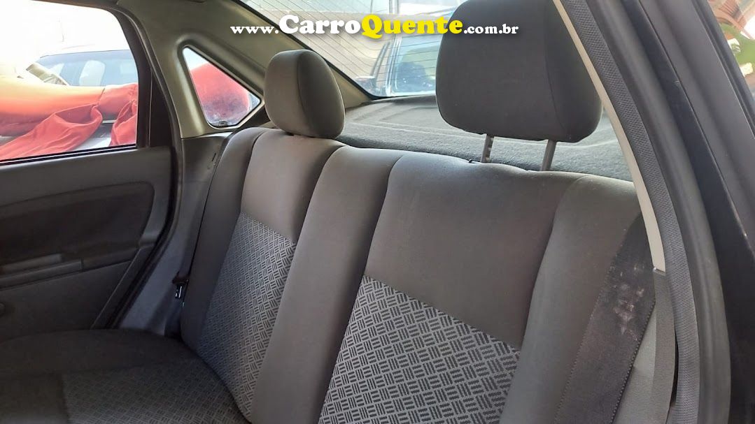 FORD FIESTA 1.6 MPI SEDAN 8V - Loja