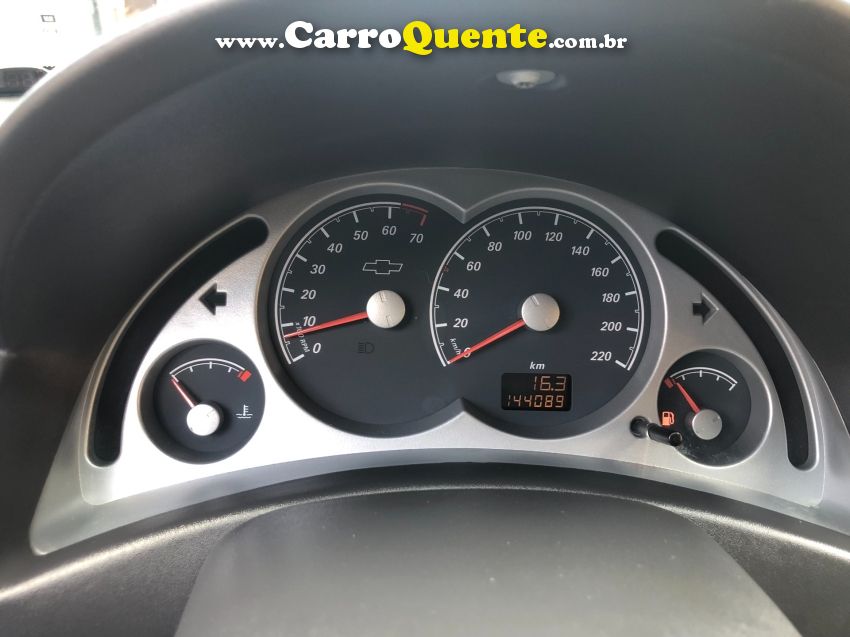 Chevrolet CORSA 1.4 MPFI PREMIUM SEDAN 8V FLEX 4P MANUAL - Loja