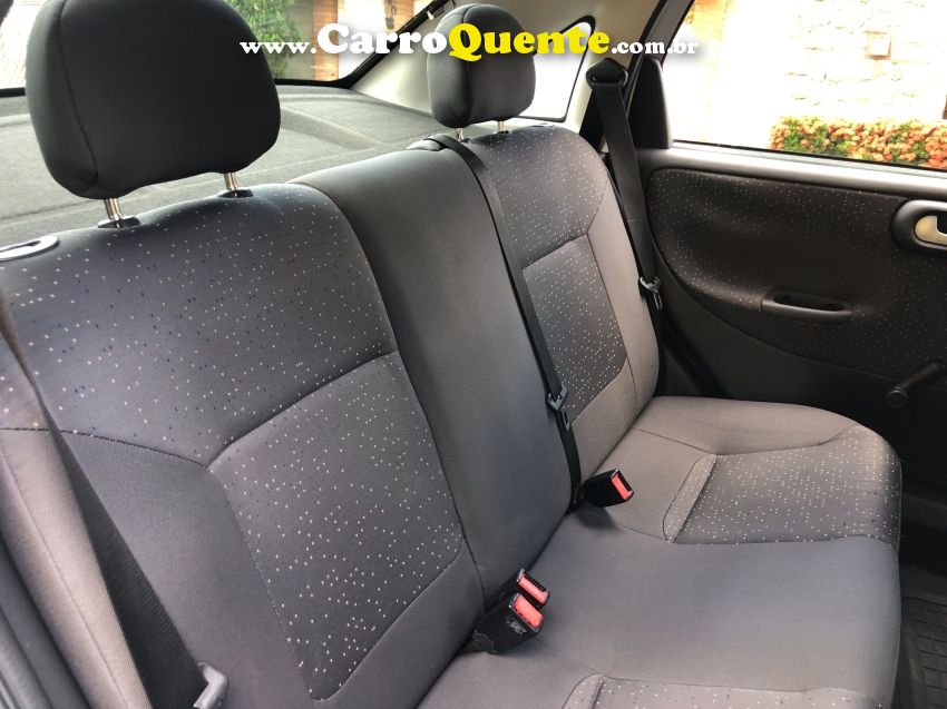 Chevrolet CORSA 1.4 MPFI PREMIUM SEDAN 8V FLEX 4P MANUAL - Loja