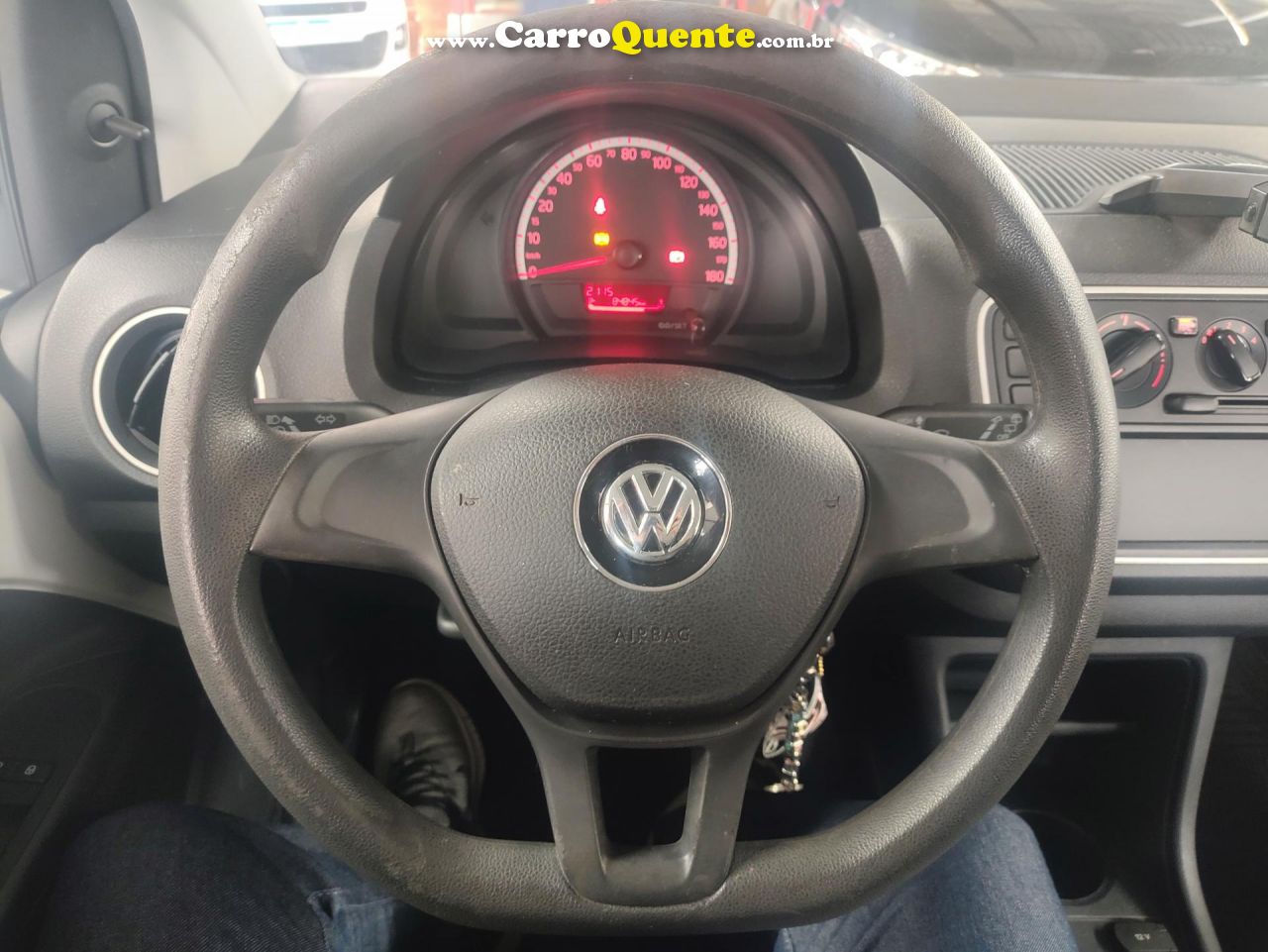 VOLKSWAGEN   UP! TAKE 1.0 TOTAL FLEX 12V 5P   BRANCO 2018 1.0 FLEX - Loja