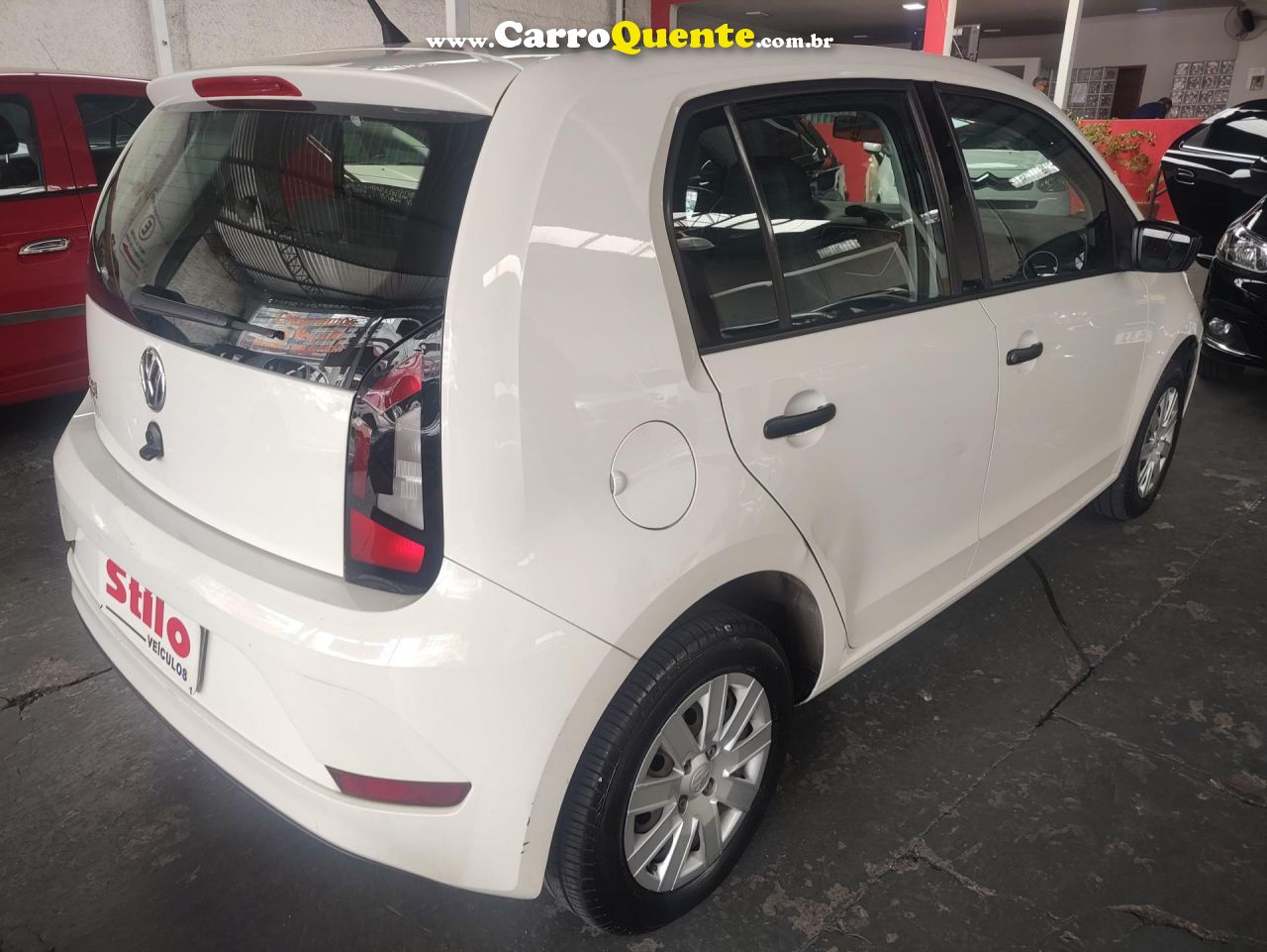 VOLKSWAGEN   UP! TAKE 1.0 TOTAL FLEX 12V 5P   BRANCO 2018 1.0 FLEX - Loja