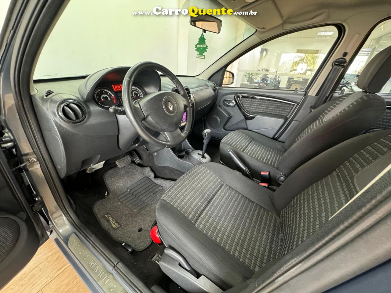 RENAULT   SANDERO PRIVILÈGE HI-FLEX 1.6 16V 5P AUT   CINZA 2014 1.6 FLEX - Loja