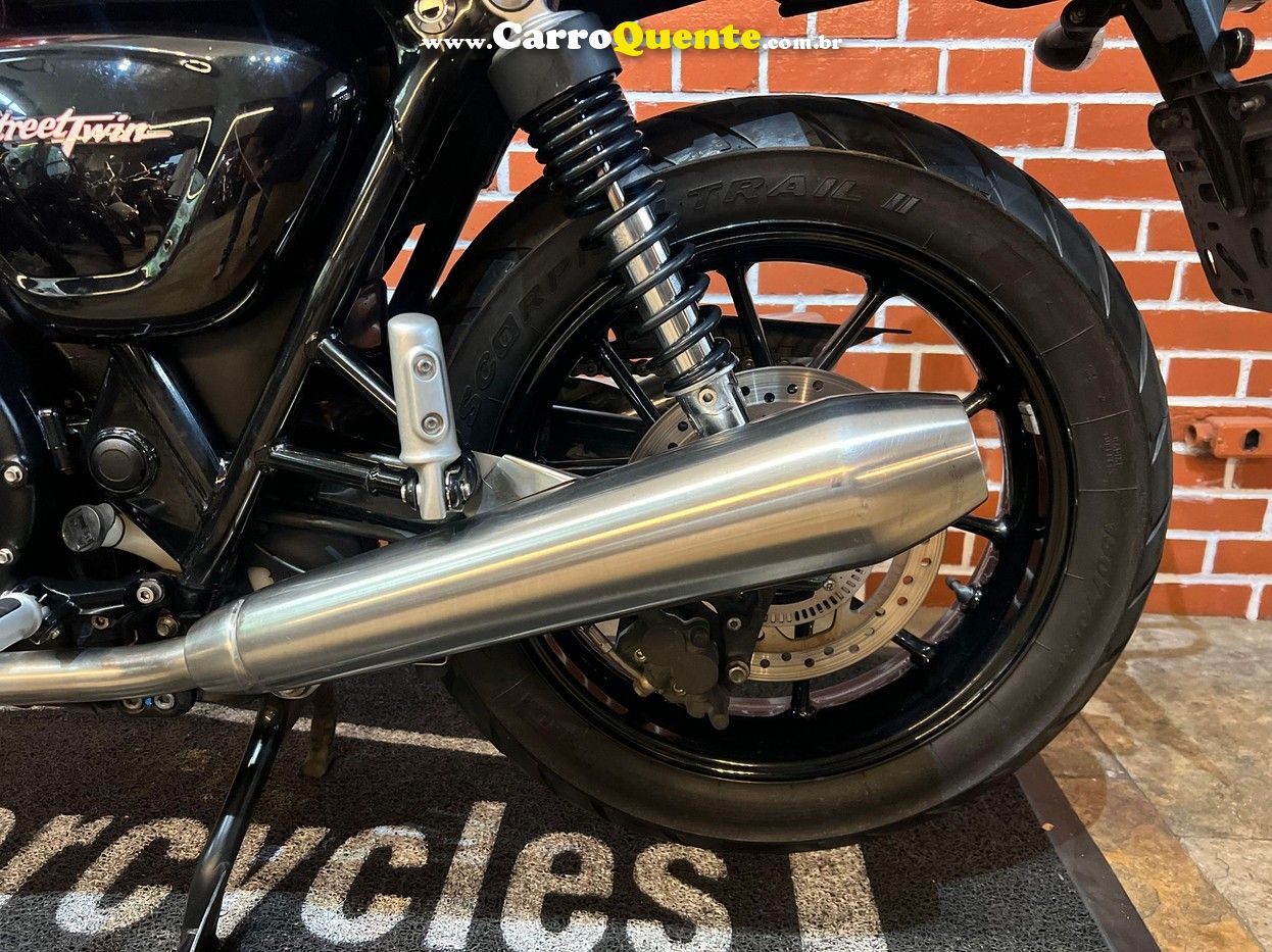 TRIUMPH STREET TWIN  - Loja