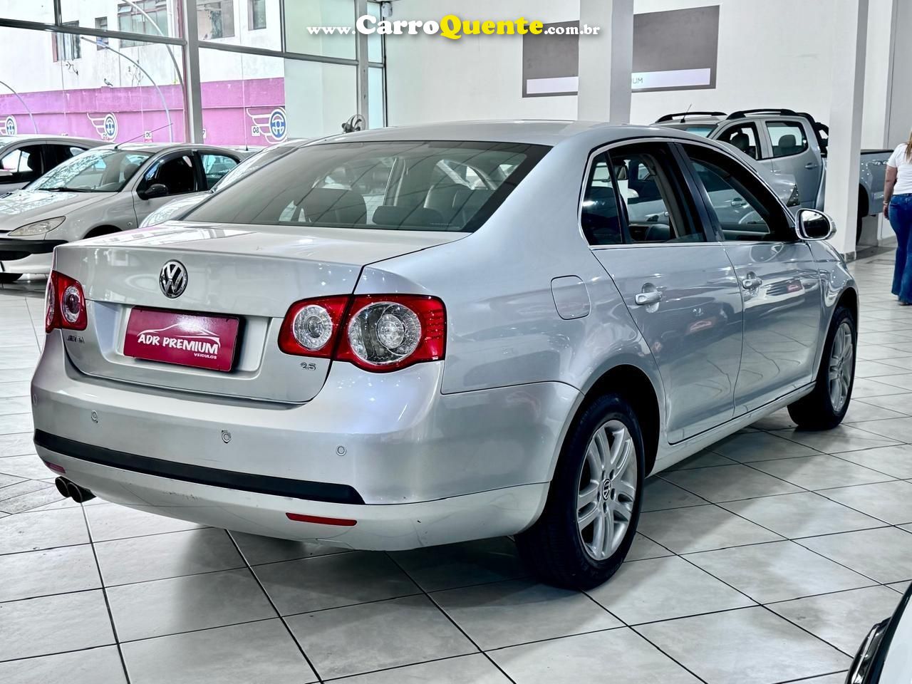 VOLKSWAGEN JETTA 2.5 I 20V 170CV - Loja