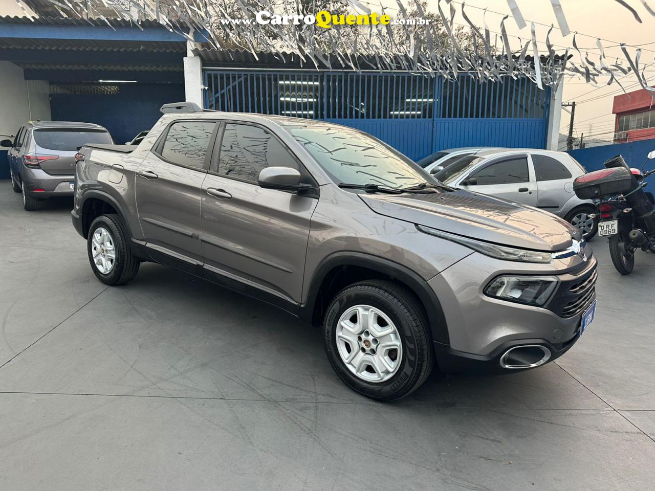 FIAT   TORO FREEDOM ROAD 1.8 16V FLEX AUT.   CINZA 2018 1.8 FLEX - Loja