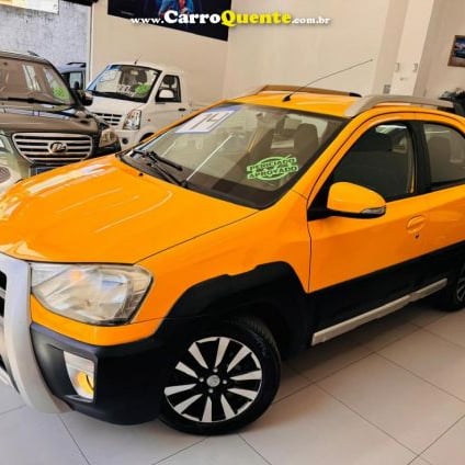 TOYOTA   ETIOS CROSS 1.5 FLEX 16V 5P MEC.   AMARELO 2014 1.5 FLEX