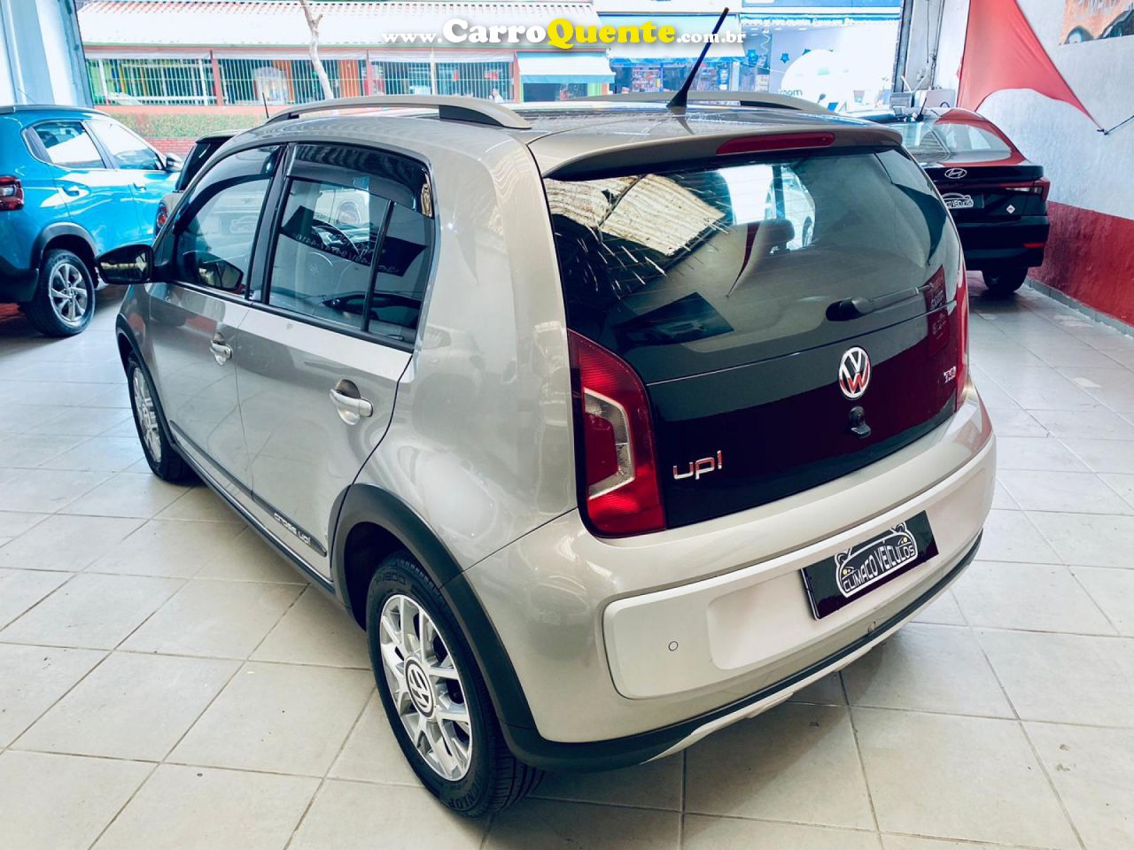 VOLKSWAGEN   UP! CROSS 1.0 TSI TOTAL FLEX 12V 5P   PRATA 2017 1.0 FLEX - Loja