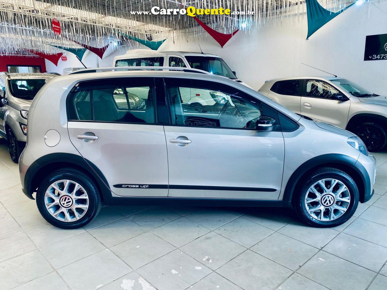 VOLKSWAGEN   UP! CROSS 1.0 TSI TOTAL FLEX 12V 5P   PRATA 2017 1.0 FLEX - Loja