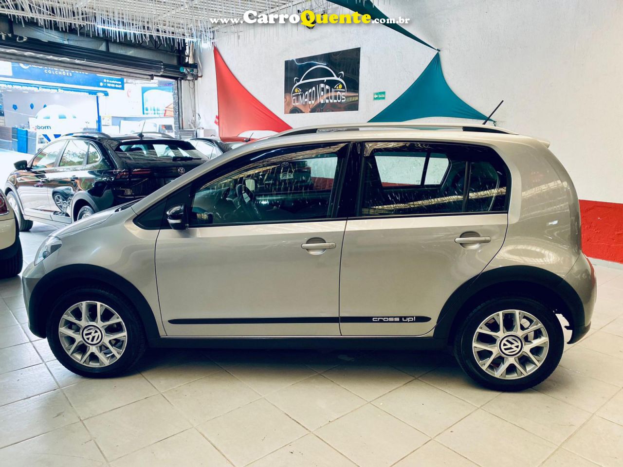 VOLKSWAGEN   UP! CROSS 1.0 TSI TOTAL FLEX 12V 5P   PRATA 2017 1.0 FLEX - Loja