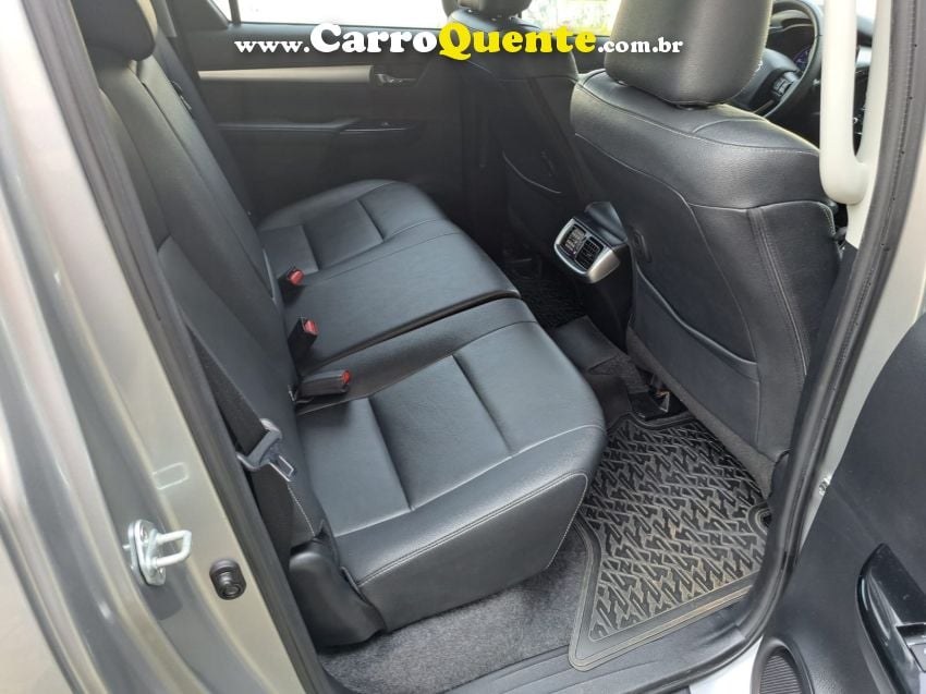 Toyota HILUX 2.8 SRV 4X4 CD 16V DIESEL 4P AUTOMÁTICO - Loja