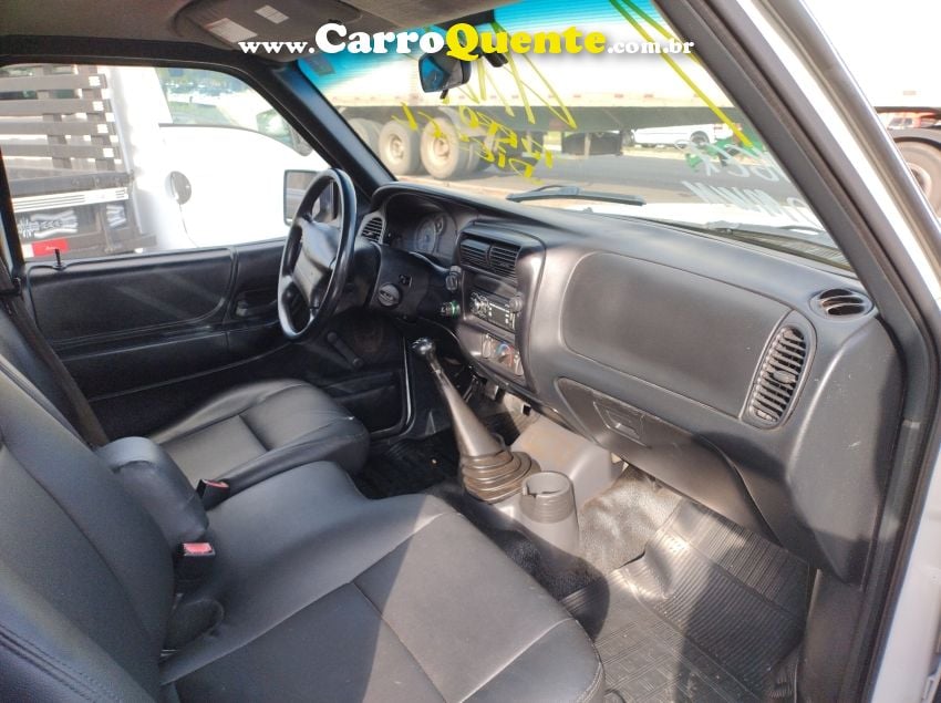 Ford RANGER 3.0 XL 4X4 CS TURBO ELECTRONIC DIESEL 2P MANUAL - Loja