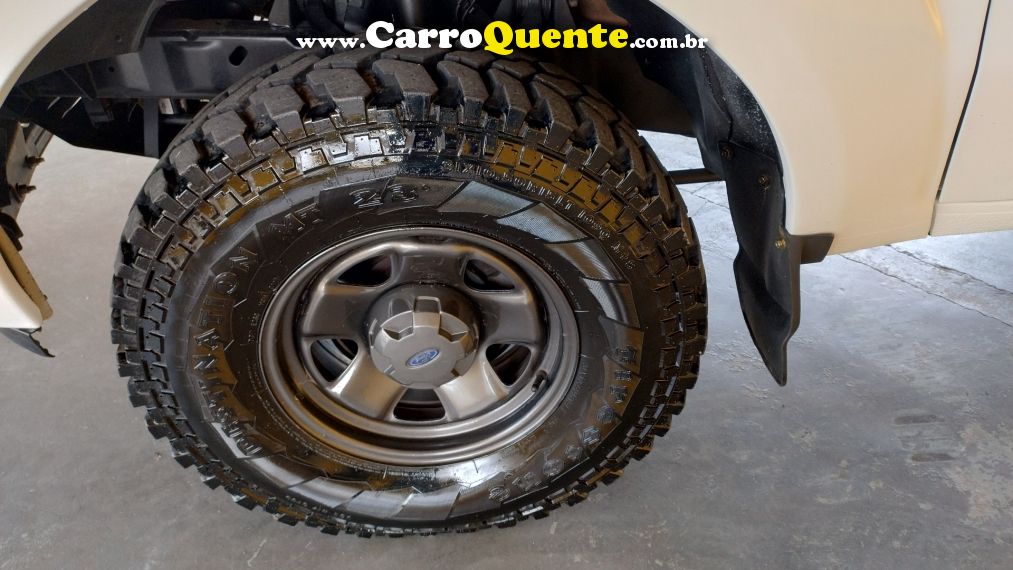 Ford RANGER 3.0 XL 4X4 CS TURBO ELECTRONIC DIESEL 2P MANUAL - Loja