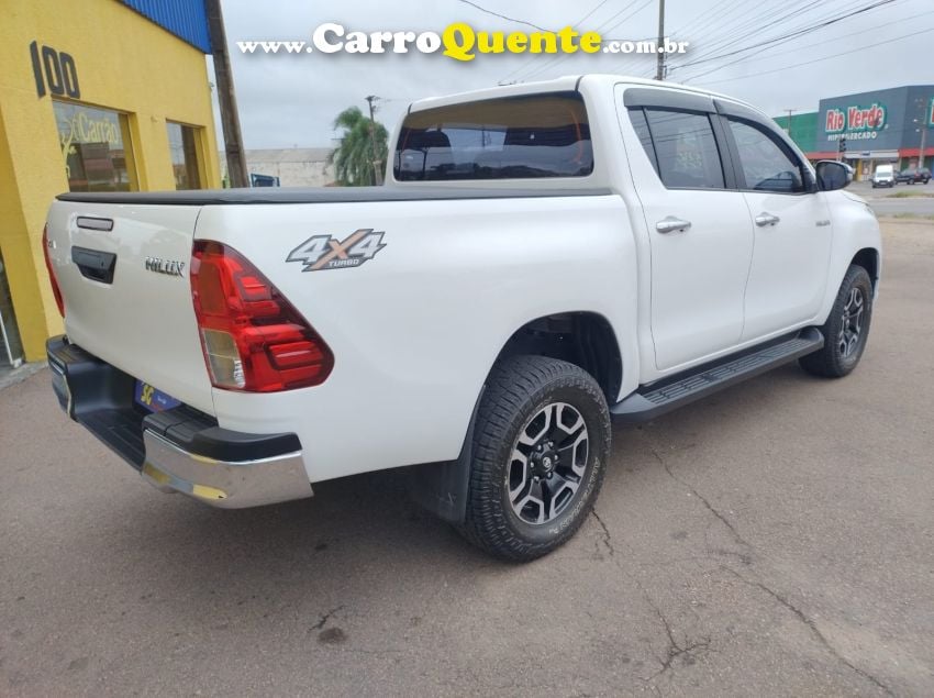 Toyota HILUX 2.8 POWER PACK 4X4 CD 16V DIESEL 4P MANUAL - Loja