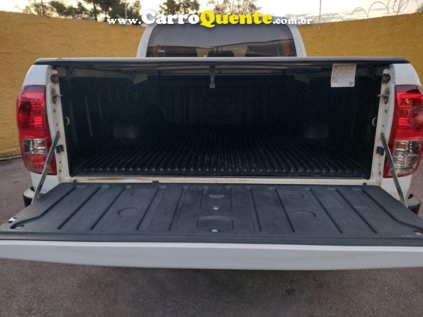 Toyota HILUX 2.8 POWER PACK 4X4 CD 16V DIESEL 4P MANUAL - Loja