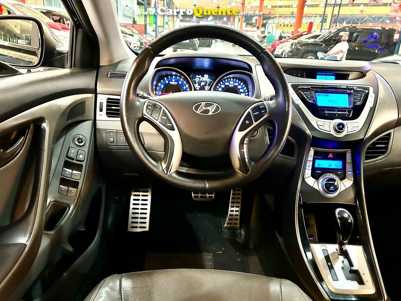 HYUNDAI ELANTRA 1.8 GLS 16V - Loja