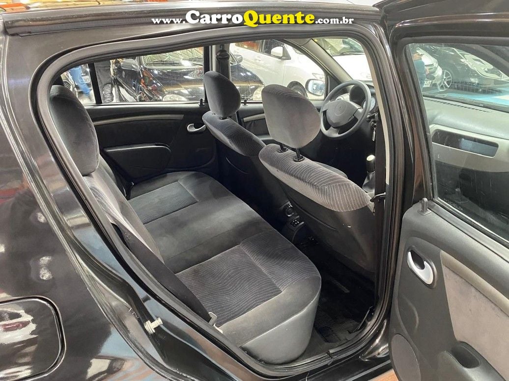 RENAULT SANDERO 1.6 PRIVILEGE 8V - Loja