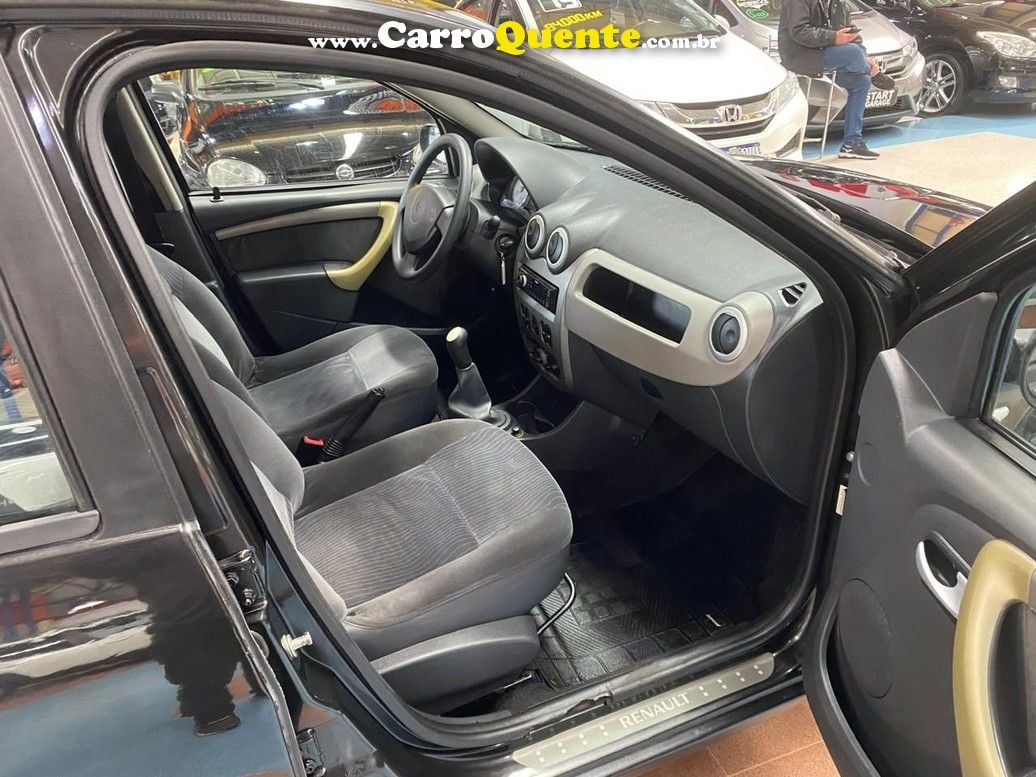 RENAULT SANDERO 1.6 PRIVILEGE 8V - Loja